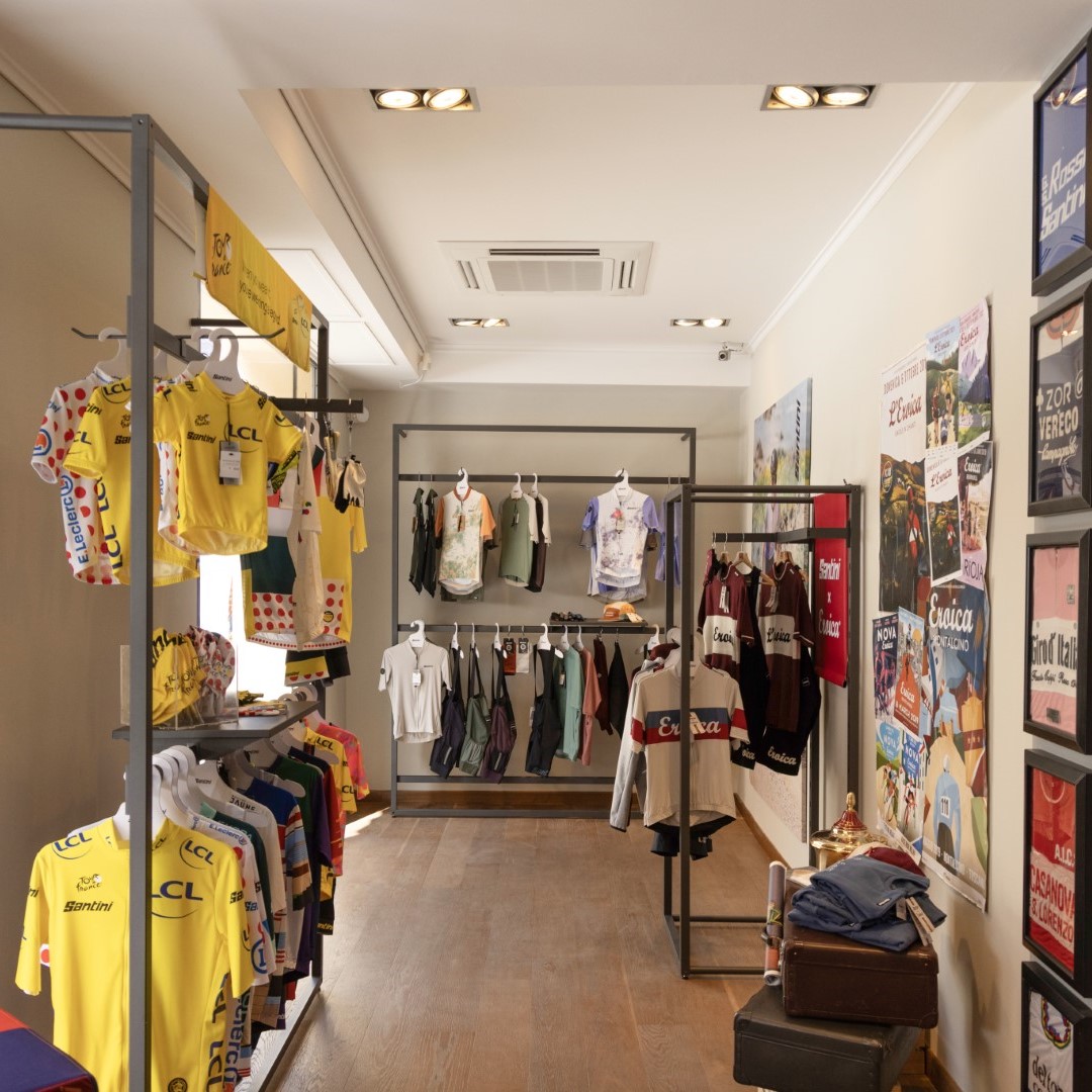 Santini Flagship Store in Bologna